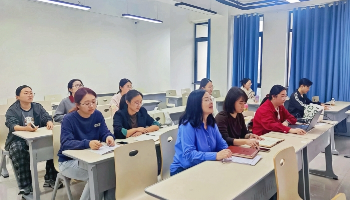10月15日教学例会-2_副本.jpg